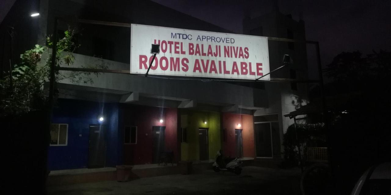 Wow 1003 Hotel Balaji Niwas Lonavala Bagian luar foto